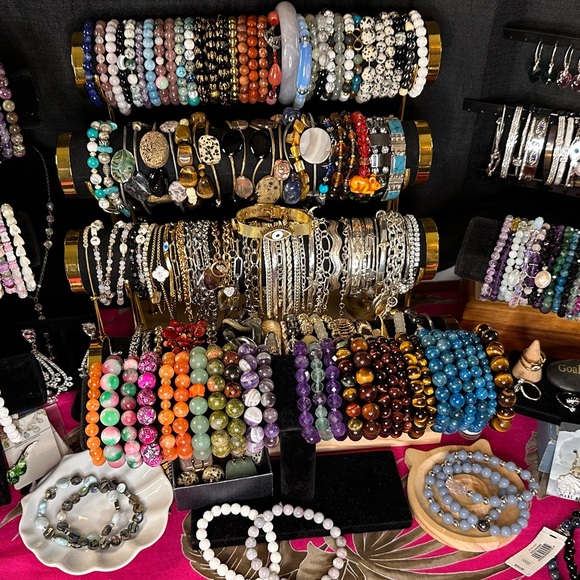 808. MYSTERY BOX HAWAIIAN STYLE Hawaii made Hawaii designed.  From the islands - Picture 6 of 14